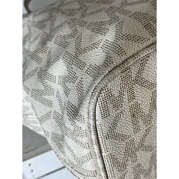 MICHAEL KORS, IVORY, TAN SIGNATURE PVC LEATHER SHOULDER BAG - Picture 10 of 16